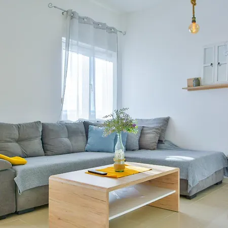 Did Ive Apartment Sibinj Krmpotski